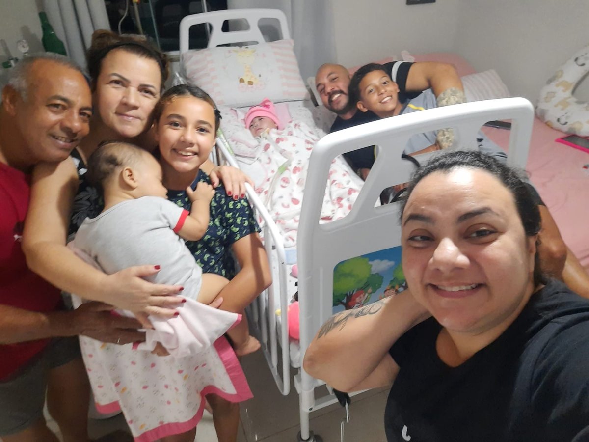 Após 7 meses internada, bebê seguirá tratamento de alta complexidade em casa