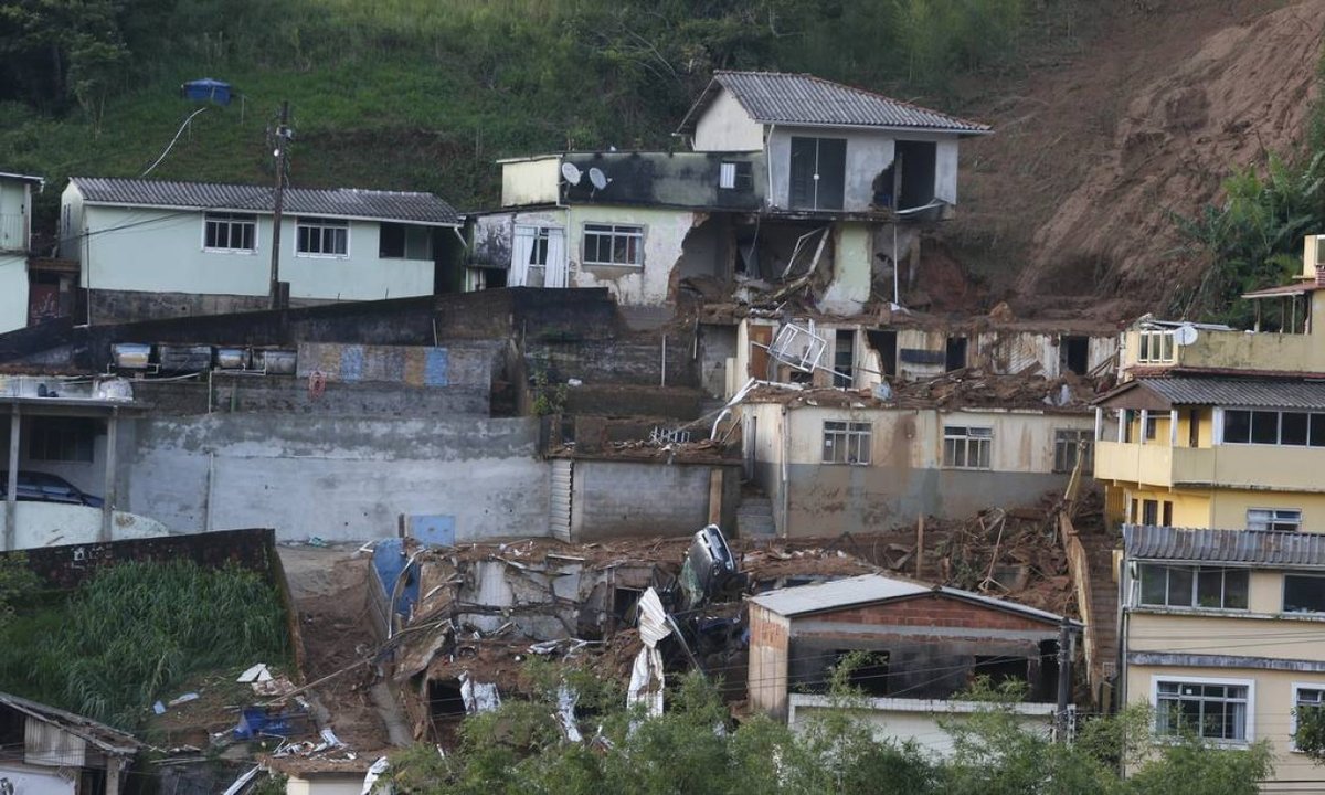 Chuvas em Petrópolis: Moradores do Alto da Serra desapareceram após ajudar vizinhos durante deslizamentos
