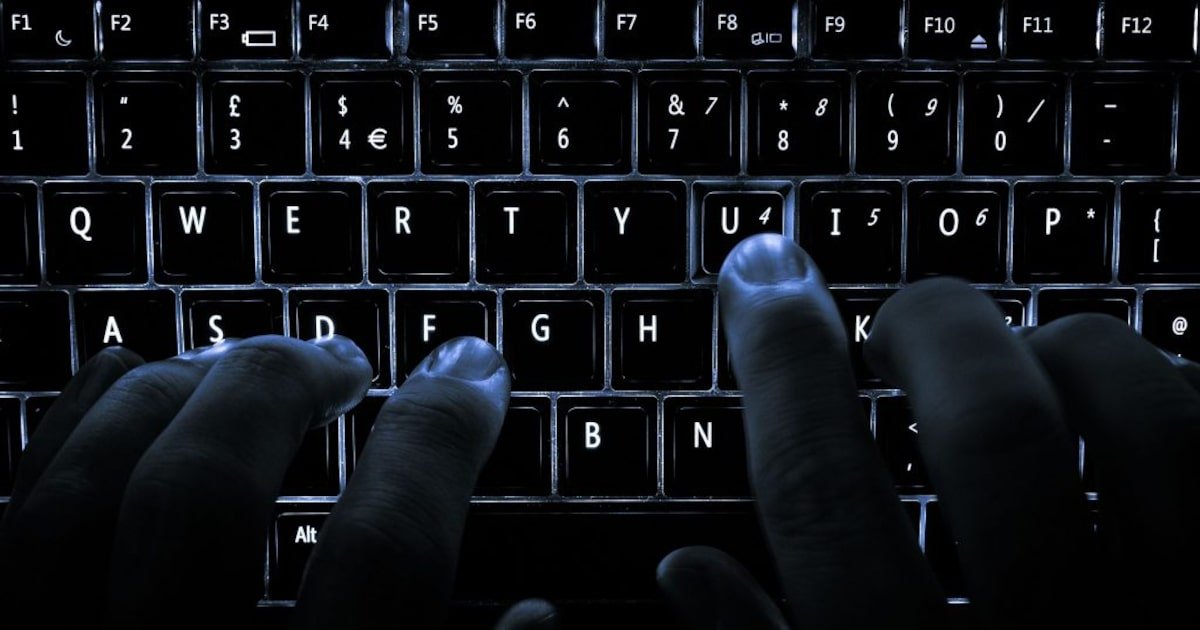 Do textão ao ChatGPT: dificuldade da geração Z com teclados físicos revela uma crise da escrita